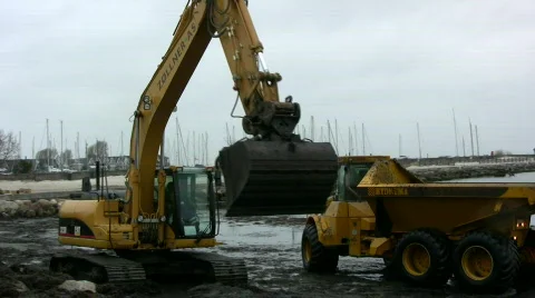 Backhoe dredging and loading dumper Видео 349164