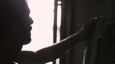 Backlit of getting weight belt 動画素材 42239225