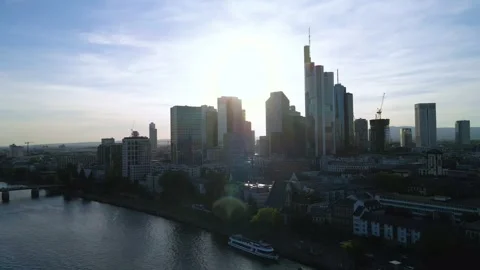 Backlit skyline silhouette over Main River at midday Video stock 331877851