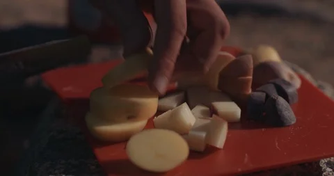 Backpacker Chopping Ingredients On Board Vídeo Stock 105269388