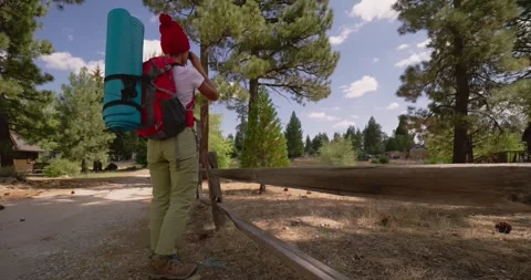 Backpacker Exploring Forest Trail in Mountainous Area Видео 323354265