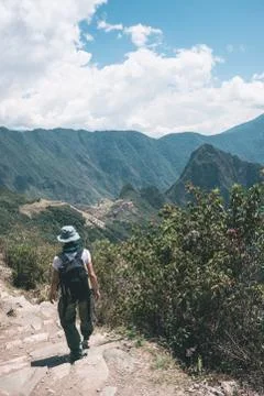 Backpacker on Inca Trail, exploration of Machu Picchu, the most visited trave Foto stock