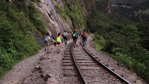 Backpakers in the jungle Video stock 86763740