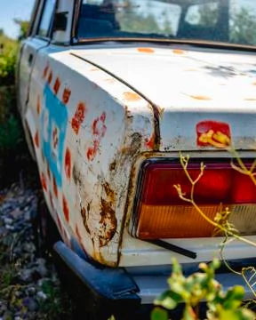 Backside of a damaged car Фото