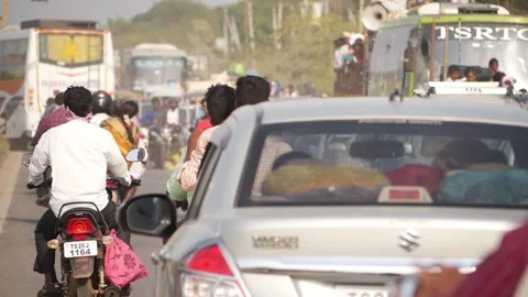 Backside view of vehicles running on Indian roads Vídeo Stock 150736851