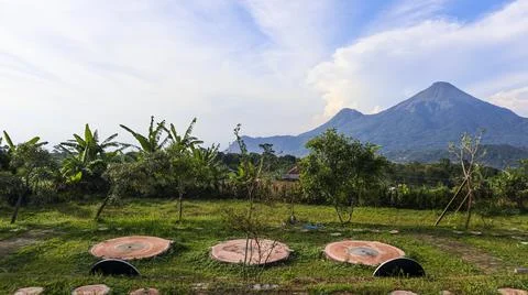 Backyard cafe with a beautiful view of Mount Penanggungan Stock Photos
