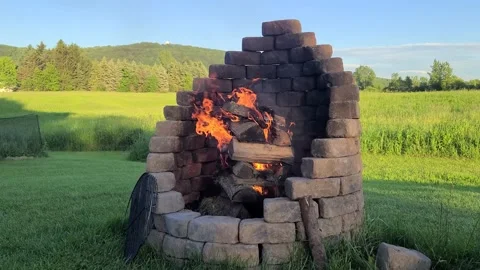Backyard fire pit Video stock 202280115