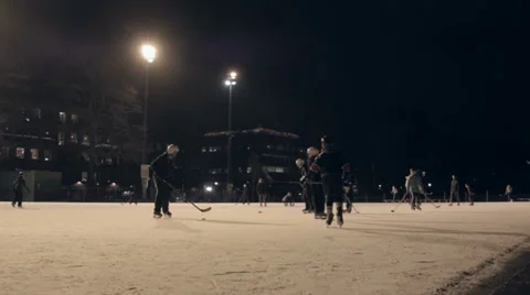 Backyard Hockey at Night 库存影片 33731621
