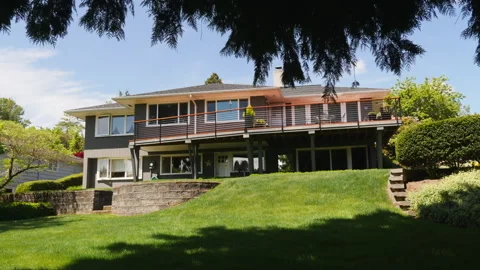 Backyard of an upscale mid-century modern home, Seatle, Washington. Stock Footage 132117185