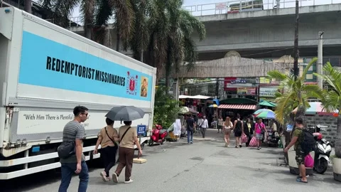 Baclaran Church Exit View toward Redemptorist Road, Parañaque City, PH Vídeo Stock 339554088