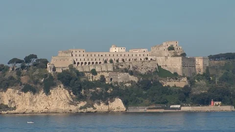 Bacoli, the Aragonese castle Video stock 105068452