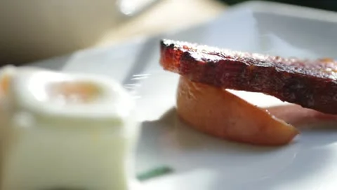 Bacon and egg breakfast on a sunny summer Sonoma morning Видео 10914997