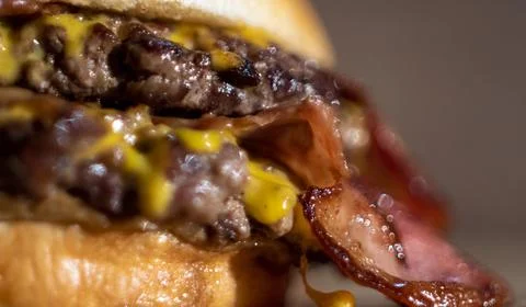 Bacon burger. Stockfoto's