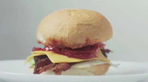 Bacon Cheeseburger Video stock 8828859