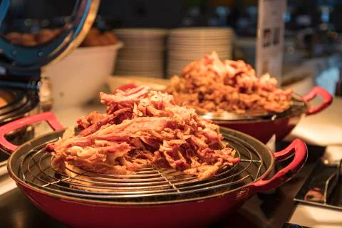 Bacon that has been baked until crispy Put the stack in the stove Stock Photos
