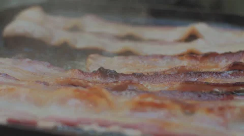 Bacon Sizzle Crispy Cooking Dolly Extreme Close-up 스톡 동영상 65731270