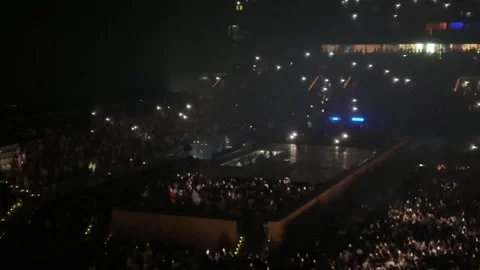Bad Bunny performs before tens of thousands at first of two Paris concerts, Parí 库存影片 338259768