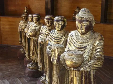 Baddafiguren in einem Tempel Stock Photos