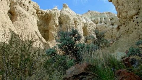 Badlands sutton mountain 1 Painted Hills Oregon 43 Stock-Footage 81581095