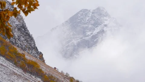Badouk ridge in the fog. 動画素材 108301213