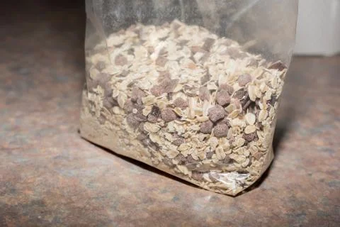 A bag of cereal on the worktop Foto stock