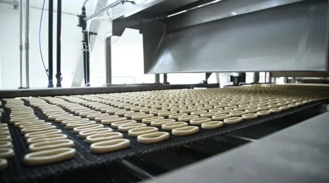 Bagels moves on production line Stock Footage 59777015
