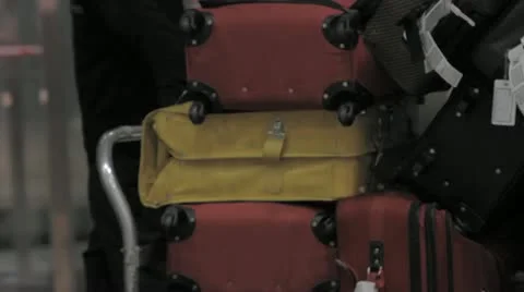 Baggage claim 1 Видео 12670568