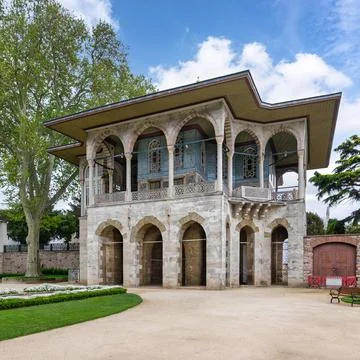 Baghdad Kiosk, at the Fourth Courtyard of Topkapi Palace, decorated with floral Stock Photos