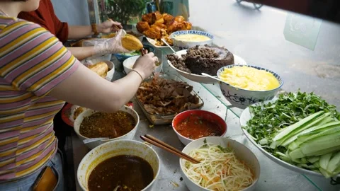 Bahn mi sandwich Video stock 242070954