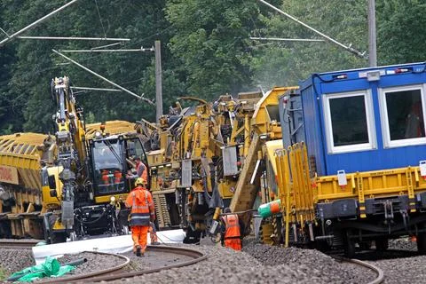 Bahnbau nach der Flutkatastrophe 2021 Schweres Gerät für den Gleisbau währ Stock Photos