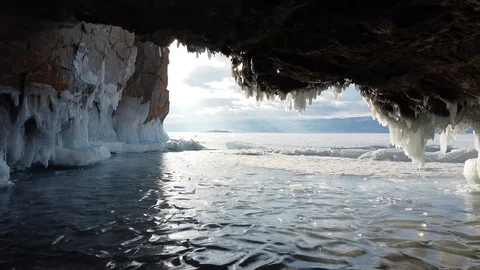 Baikal Cave Stockbeeldmateriaal 129607166