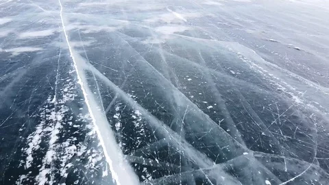 Baikal Ice Stockbeeldmateriaal 129607102