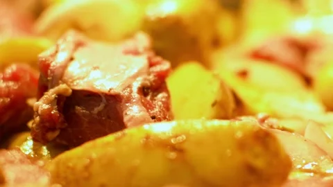 Before bake in oven potatoes with meat, bacon, mushrooms, turmeric and other  Vídeos de archivo 199254152