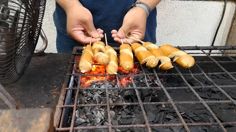 Bake the sausage Video stock 95170945