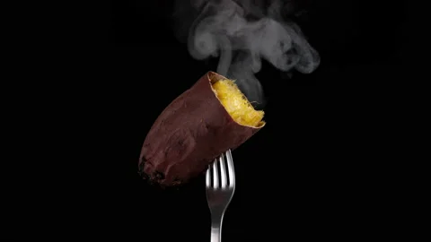 Baked sweet potato. Video stock 160103975