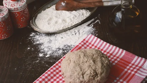 Baker cooking bread 動画素材 101152469