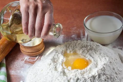 Baker prepared flour for baking Stock-Fotos
