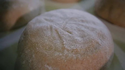Baker Prepares Raw Bread For Baking 库存影片 89575814