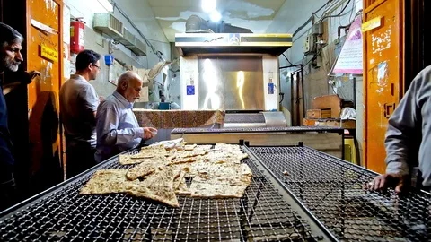 Bakers at work Stockbeeldmateriaal 83894965