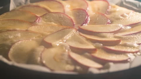 Baking an apple pie - Time lapse Video stock 260810052