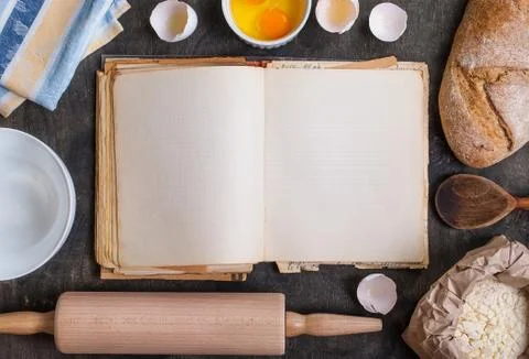 Baking background with blank cook book, flour, rolling pin Foto stock