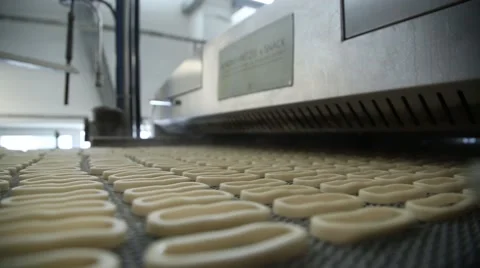 Baking bagels at the automated bakery Stock Footage 59824624