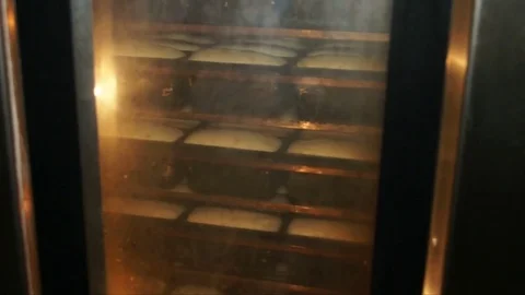 Baking bread in a bakery Stock-Footage 71968032