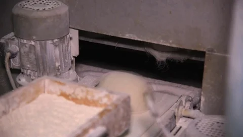 Baking bread at the factory Video stock 80955851