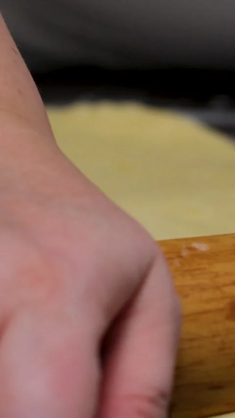 Baking for Christmas Easter Making homemade cruffin step by step, rolling yeast Stockbeeldmateriaal 323704359
