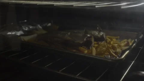 Baking fish in the oven. Stock-Footage 145786882