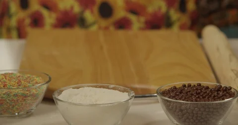 Baking Video stock 94528010