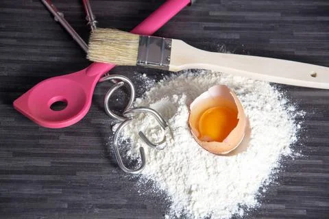 Baking ingredients on dark Foto stock