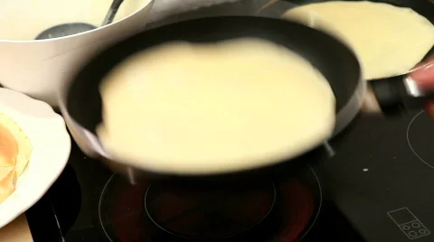 Baking pancakes 스톡 동영상 729202