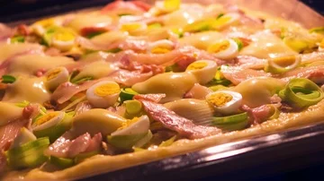 Baking pizza in oven. Hyperlapse close up Video stock 85774606